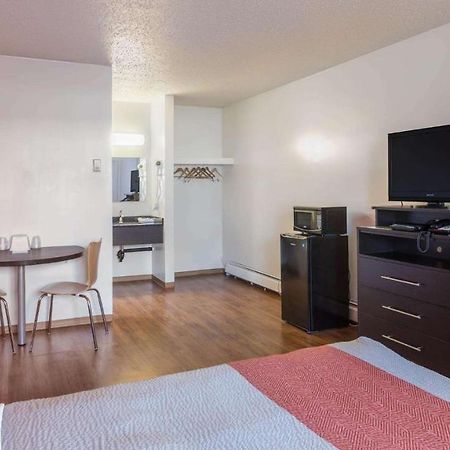 Motel Bo-Camrose, Ab Exterior foto